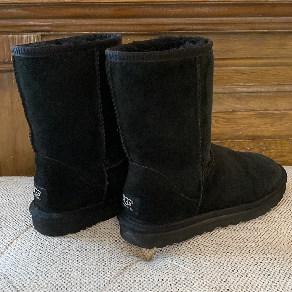 UGG 🐑 black suede Classic Short boots